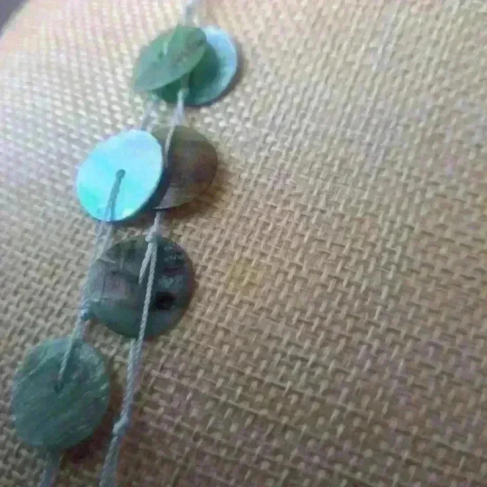 Shell  necklaces - Picture 2 of 3